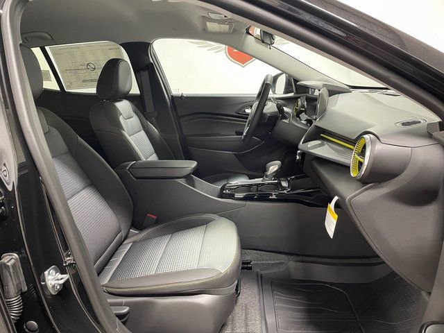 New 2026 Chevrolet Trax LT w/ Driver Confidence Package FWD image 22