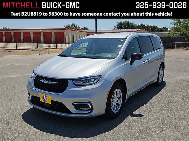 Used 2024 Chrysler Pacifica Touring-L FWD image 1