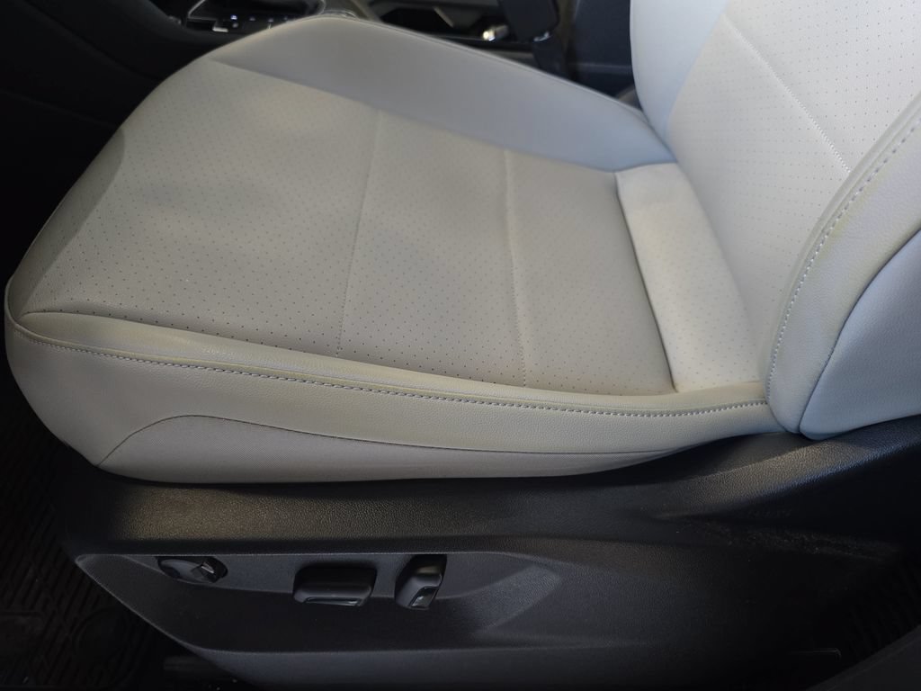 Used 2020 Volkswagen Tiguan SE R-Line AWD/4WD image 29
