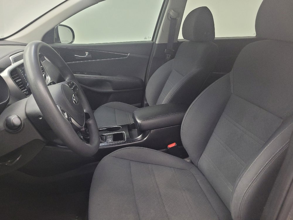 Used 2019 Kia Sorento LX image 17