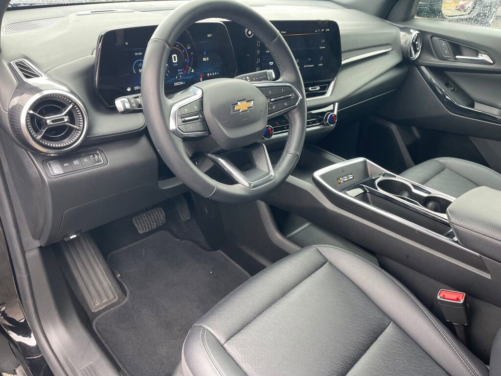 Used 2025 Chevrolet Equinox LT w/ Convenience Package II image 5