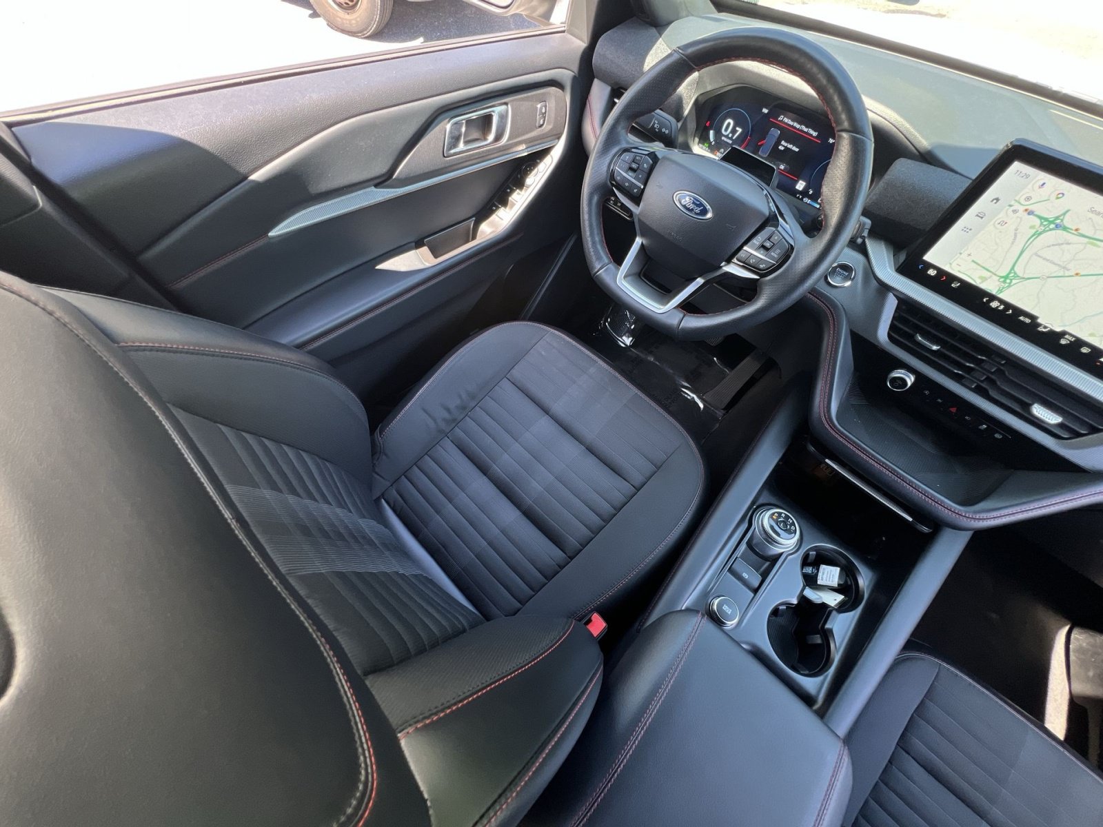 Used 2025 Ford Explorer ST-Line AWD/4WD image 16