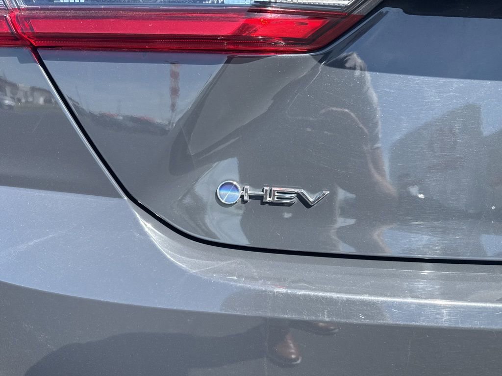 Used 2025 Toyota Camry LE FWD image 9