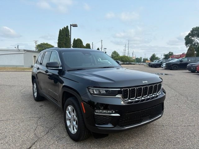 Used 2023 Jeep Grand Cherokee Limited AWD/4WD image 7