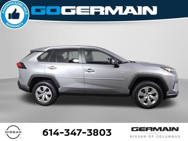 Used 2023 Toyota RAV4 LE AWD/4WD image 4