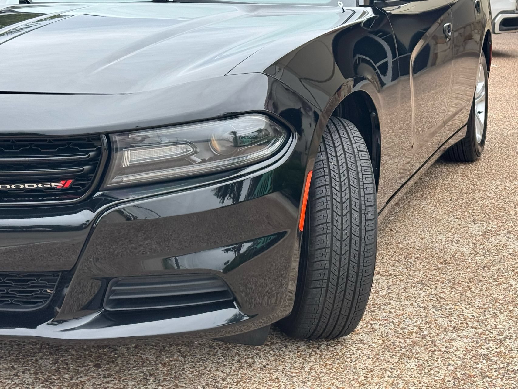 Used 2021 Dodge Charger SXT RWD image 3