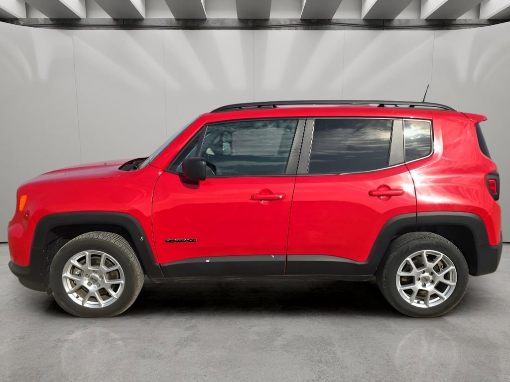 Used 2022 Jeep Renegade Latitude w/ Convenience Group image 2