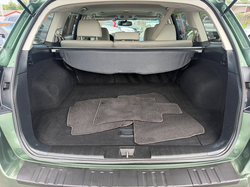 Used 2011 Subaru Outback 2.5i Premium AWD/4WD image 14