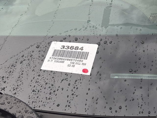 Certified 2024 Toyota Highlander XLE AWD/4WD image 19