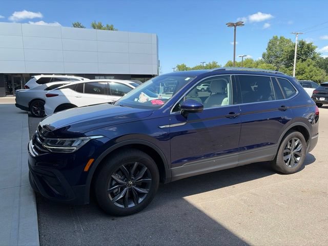 Used 2024 Volkswagen Tiguan SE AWD/4WD image 6