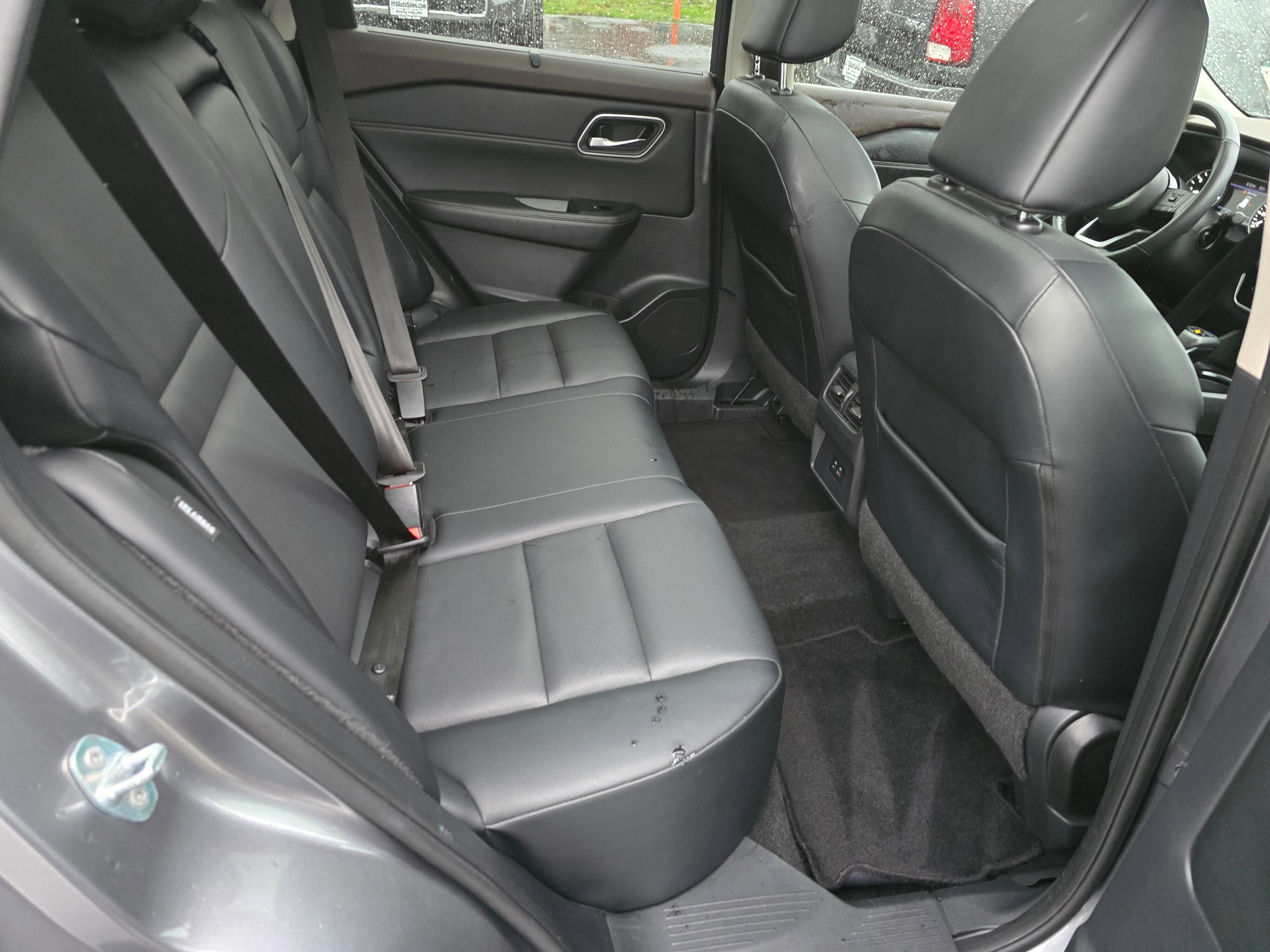 Used 2021 Nissan Rogue SV w/ Premium Package image 30