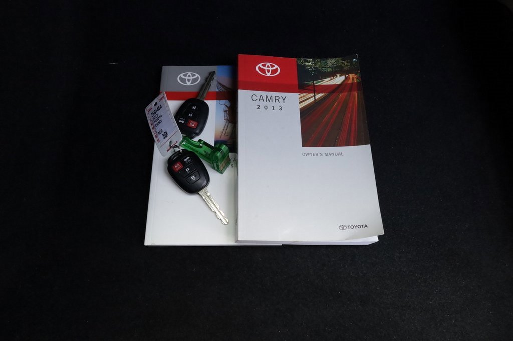 Used 2013 Toyota Camry LE image 39