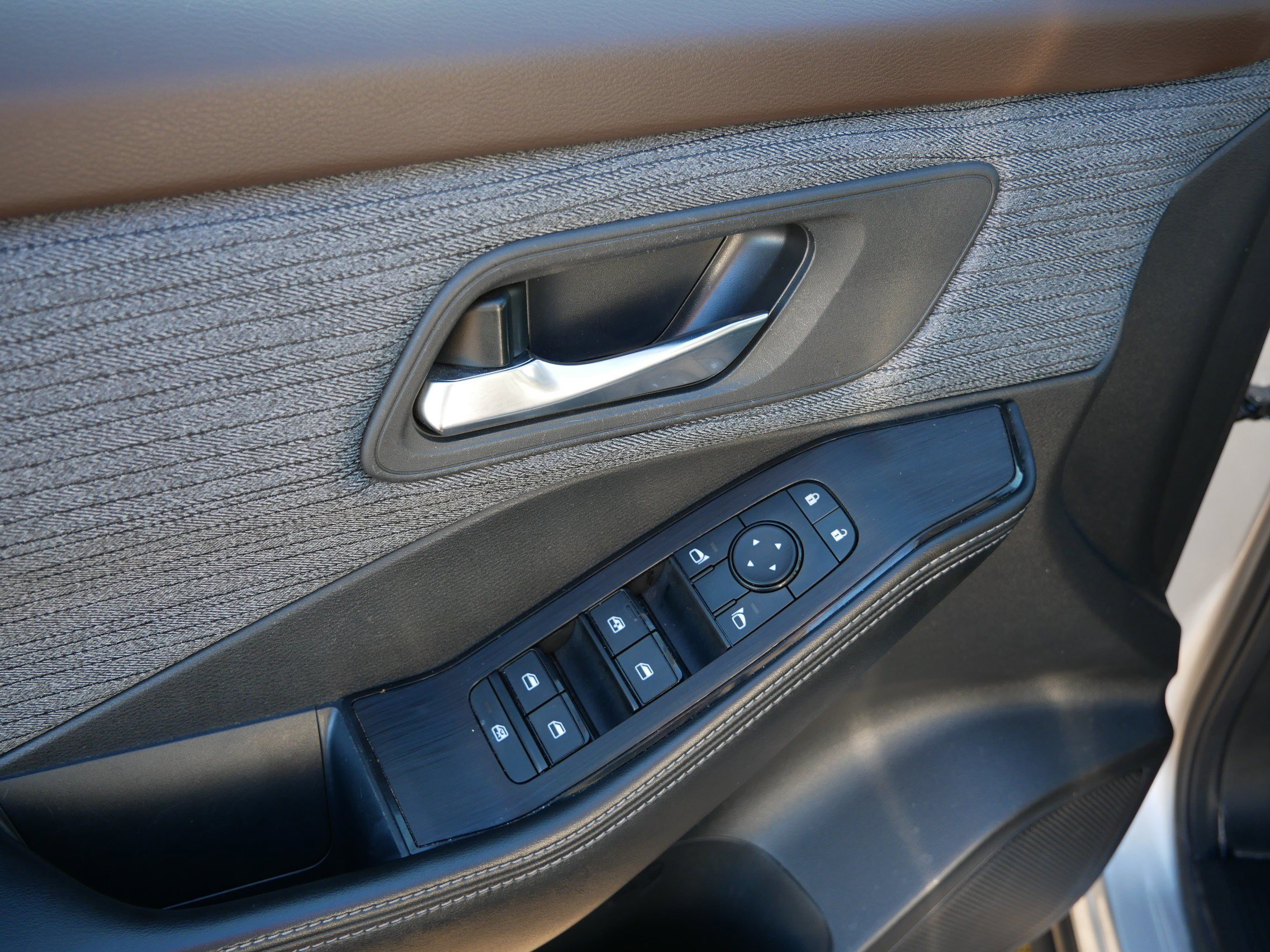 Used 2023 Nissan Rogue SV image 20