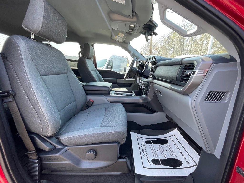 Used 2025 Ford F150 XLT w/ Equipment Group 301A Standard image 25