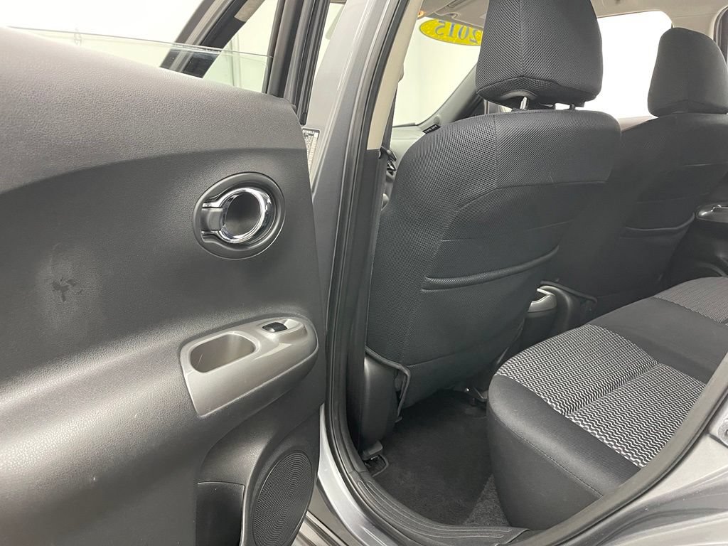 Used 2015 Nissan Juke S FWD image 32