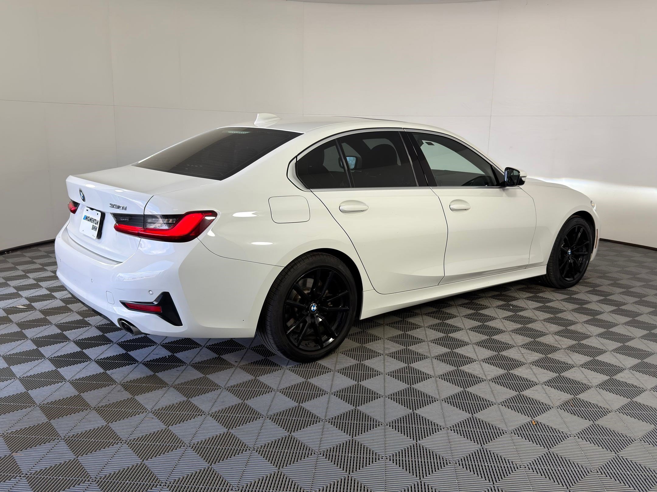 Used 2019 BMW 330i Sedan w/ Convenience Package image 8