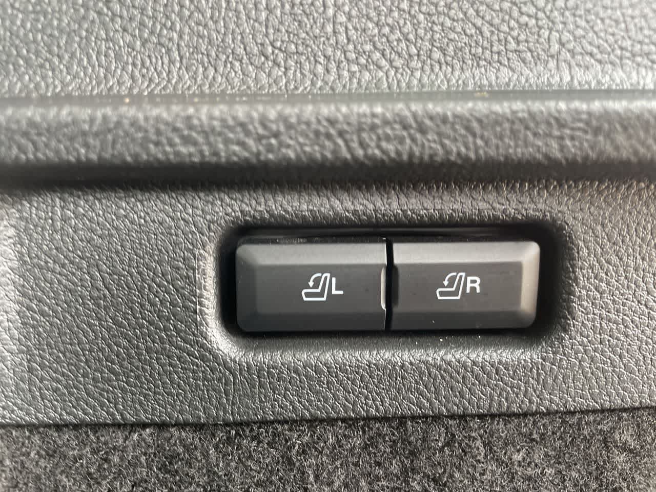 Used 2024 Lincoln Corsair AWD w/ Equipment Group 101A image 18