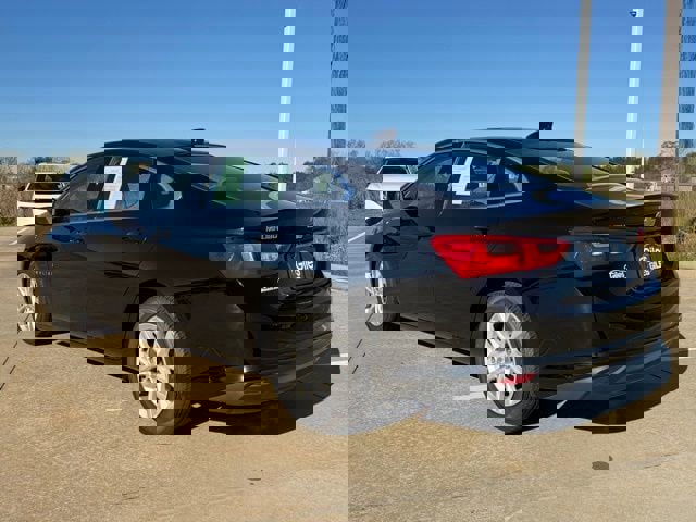 Used 2024 Chevrolet Malibu LT image 3