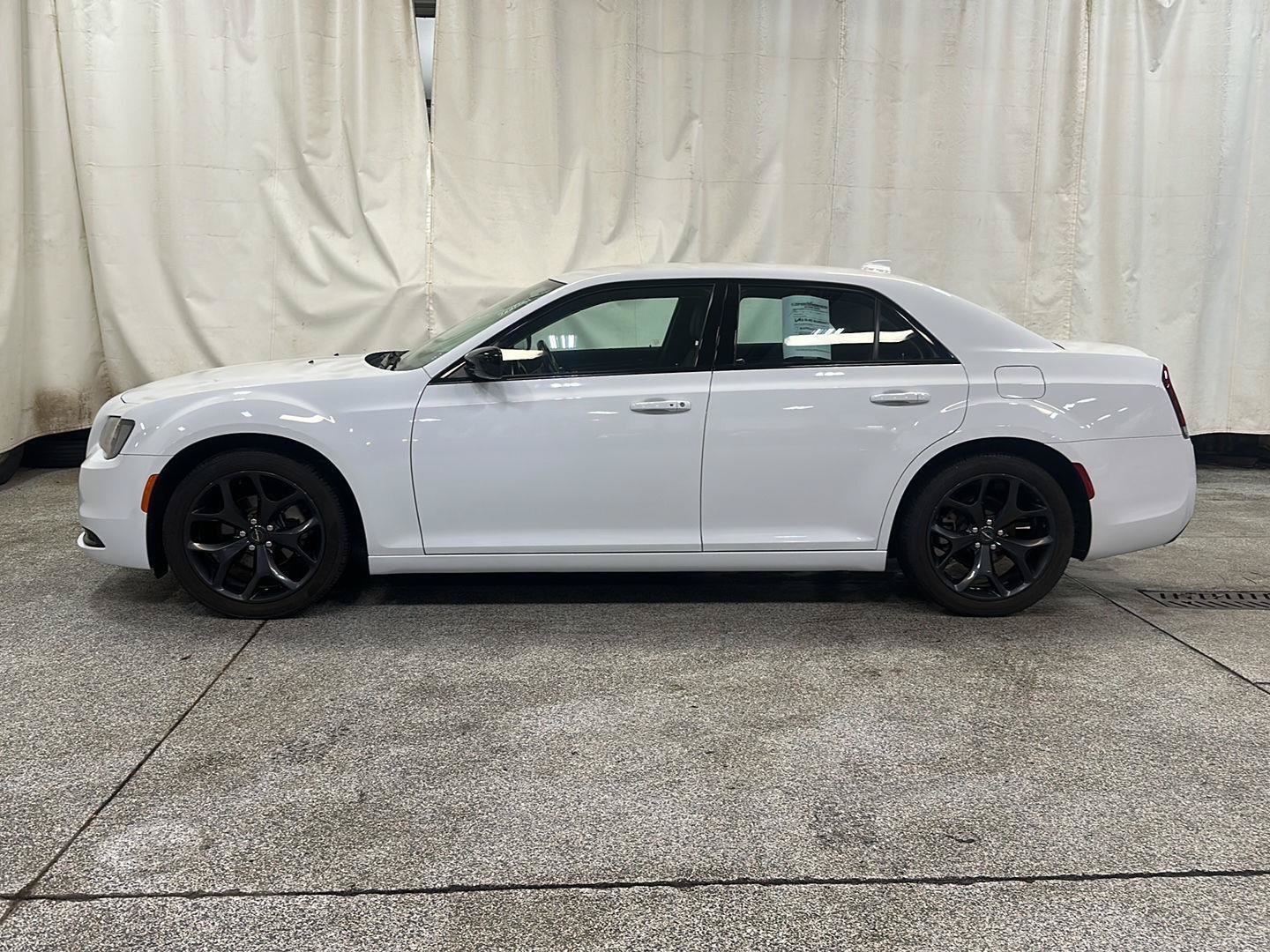 Used 2021 Chrysler 300 Touring w/ Sport Appearance Package RWD image 2