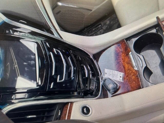 Used 2015 Cadillac Escalade Luxury AWD/4WD image 4
