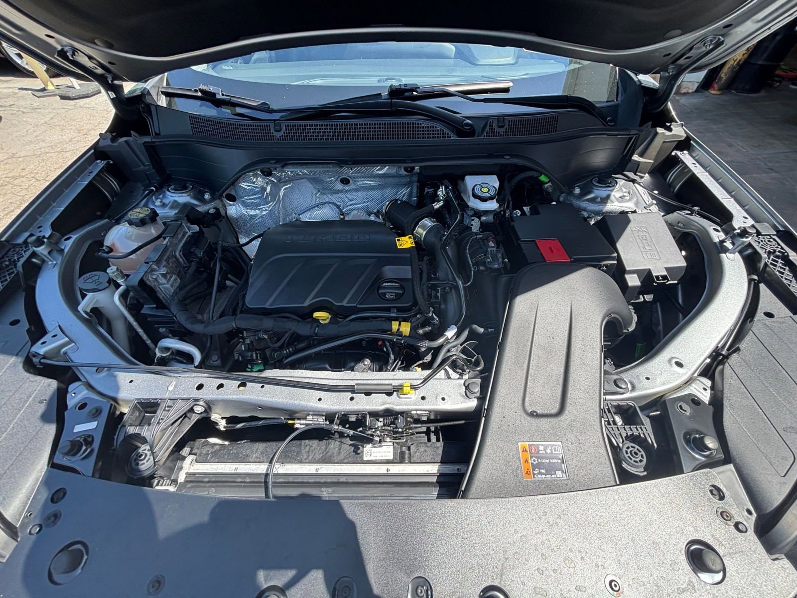 Used 2025 Chevrolet Trax LT FWD image 33