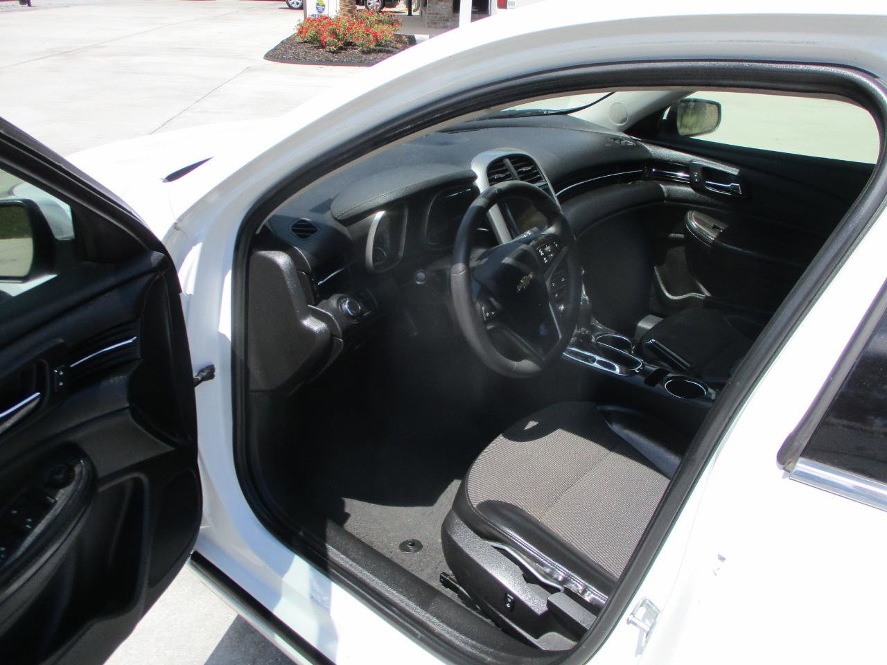 Used 2016 Chevrolet Malibu LT image 15