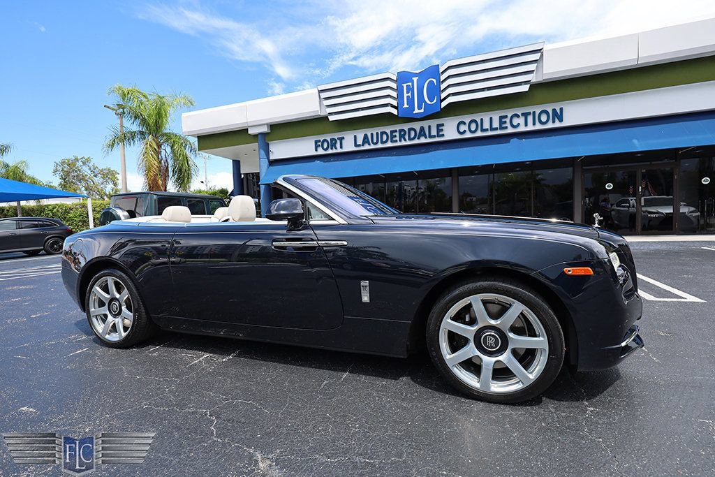 Used 2016 Rolls-Royce Dawn RWD image 4