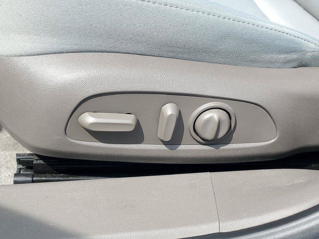 Used 2018 Chevrolet Malibu LT FWD image 6