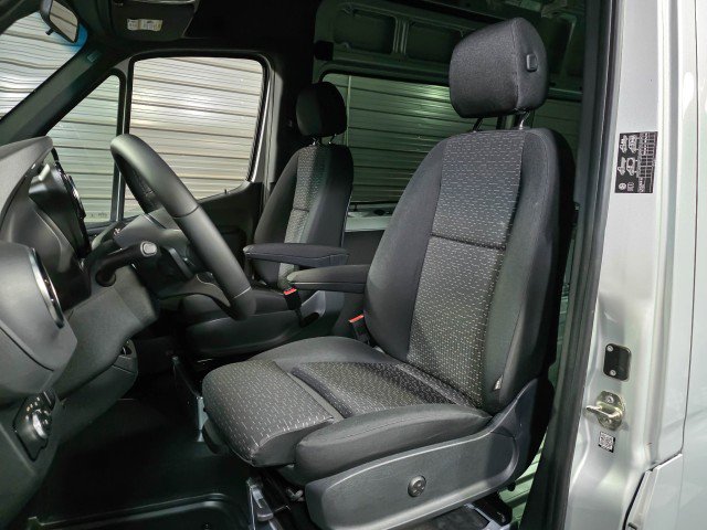 Used 2022 Mercedes-Benz Sprinter 3500 image 17