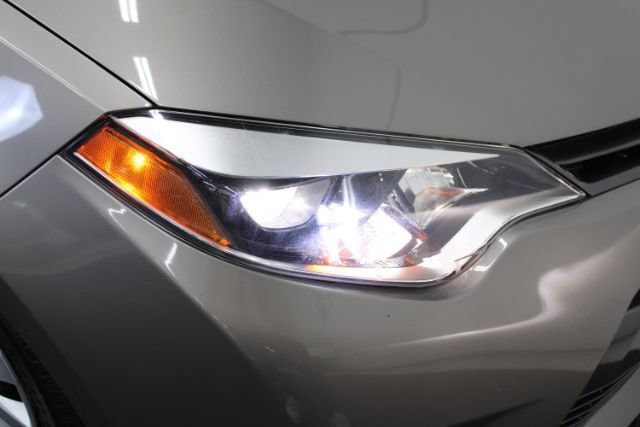 Used 2015 Toyota Corolla LE FWD image 23