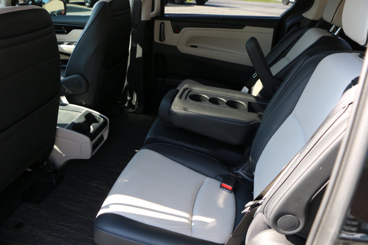 Used 2025 Honda Odyssey Elite image 31