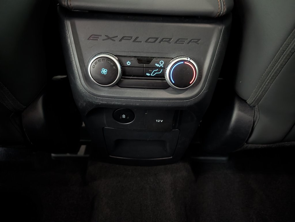 Used 2025 Ford Explorer Active w/ Active Comfort Package AWD/4WD image 11