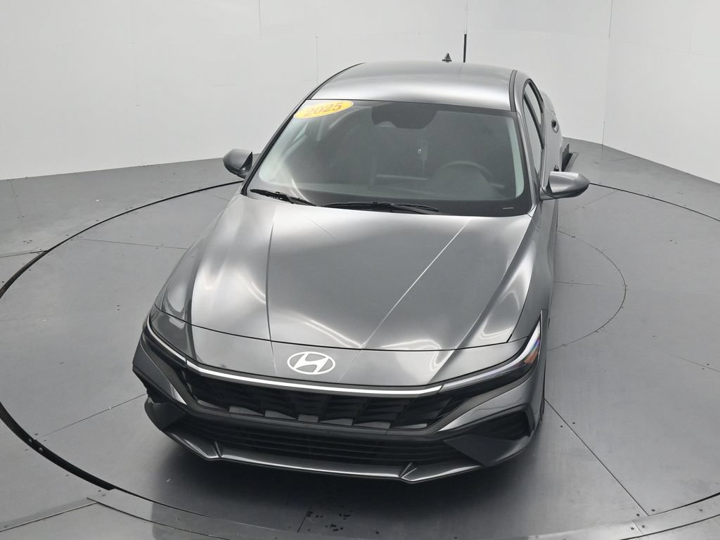Used 2025 Hyundai Elantra SE FWD image 42