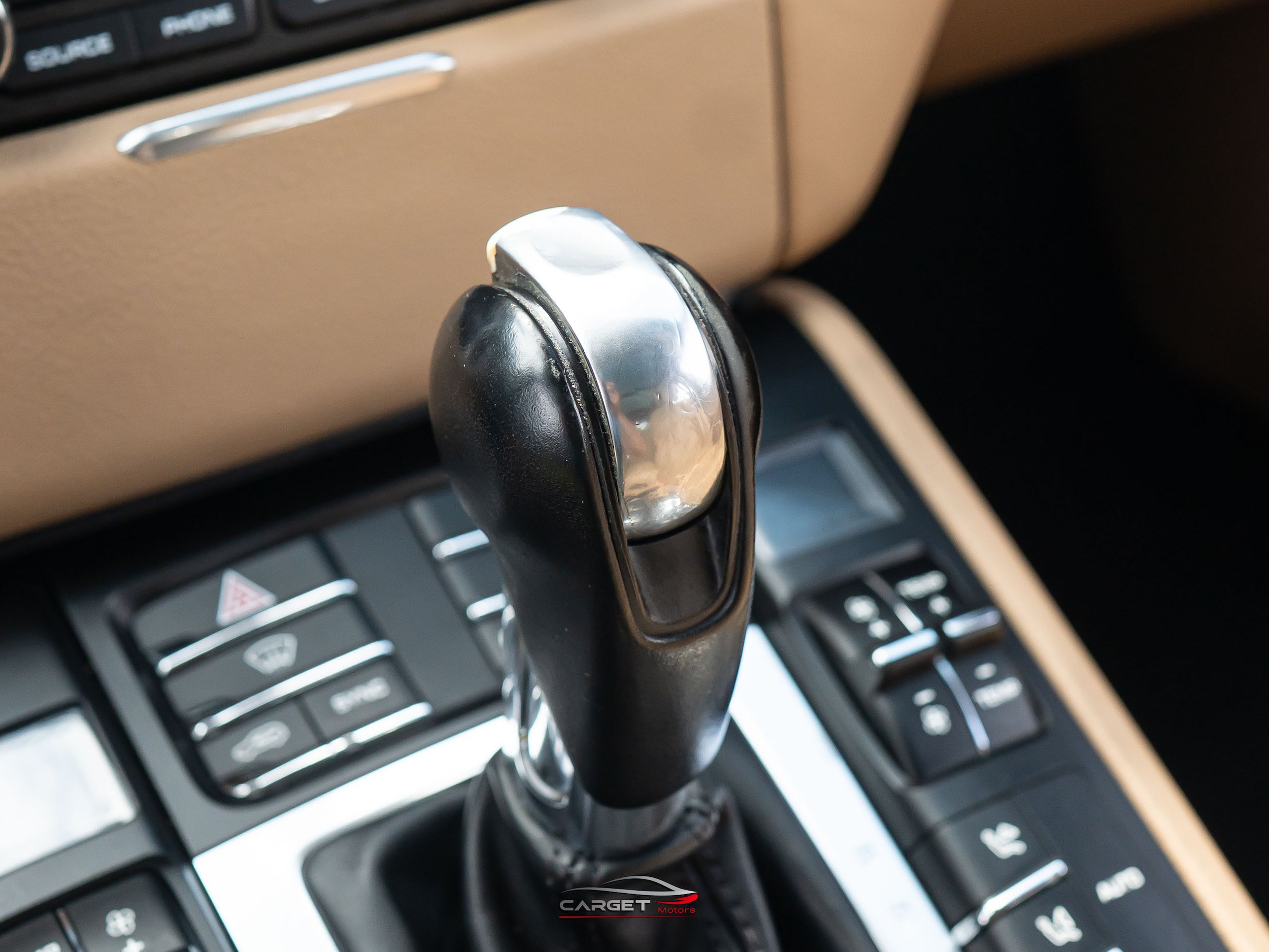 Used 2018 Porsche Macan AWD/4WD image 37