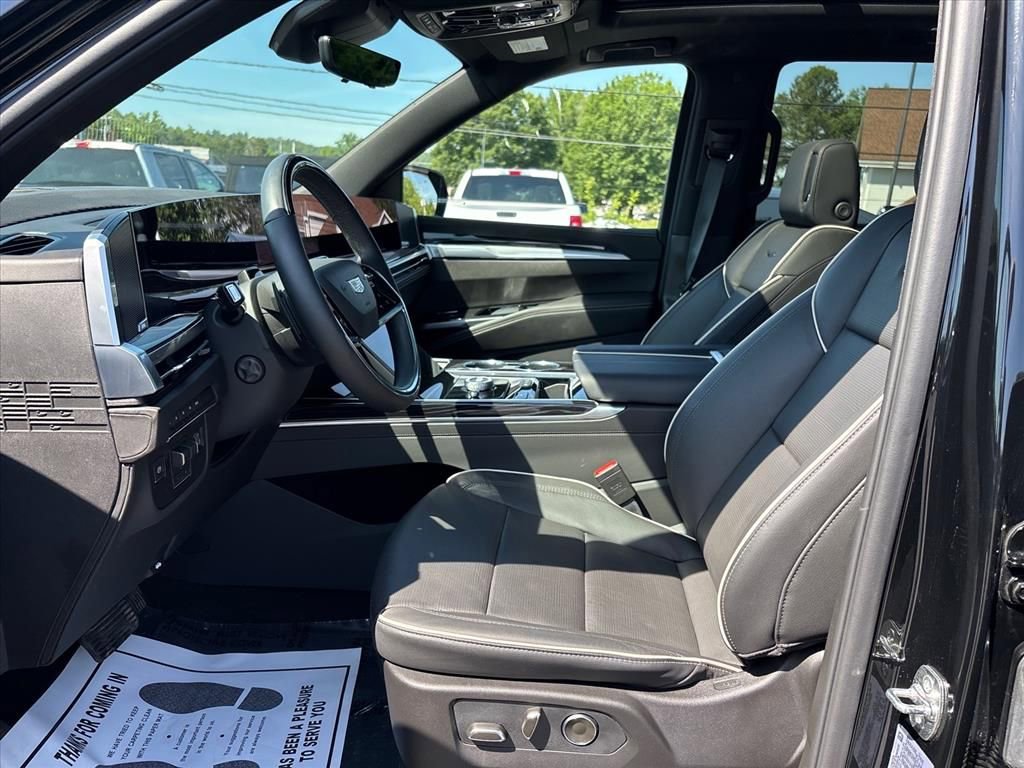 Used 2026 Cadillac Escalade Sport AWD/4WD image 25