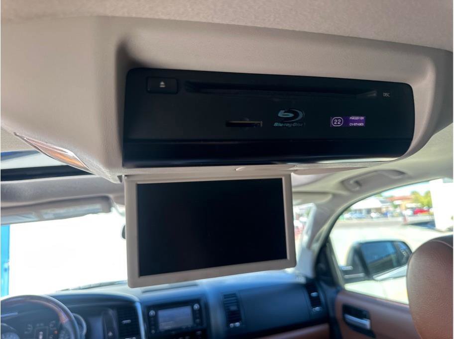 Used 2019 Toyota Sequoia Platinum AWD/4WD image 31