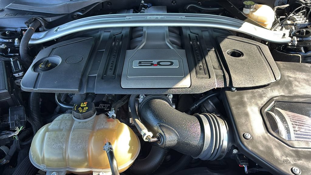 Used 2018 Ford Mustang GT Premium RWD image 30
