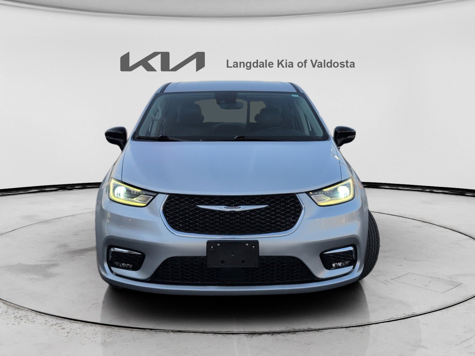 Used 2024 Chrysler Pacifica Touring-L image 12
