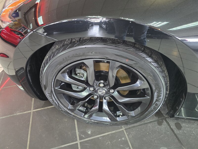 Used 2019 Nissan 370Z Roadster RWD image 33