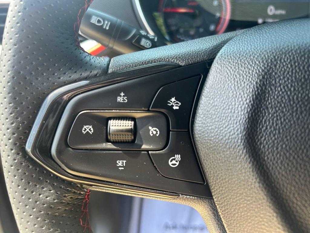 Used 2023 Chevrolet TrailBlazer RS w/ Sun and Liftgate Package FWD image 21