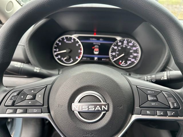 Used 2025 Nissan Sentra SV w/ Trunk Package image 24