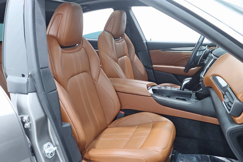 Used 2020 Maserati Levante GranSport image 28