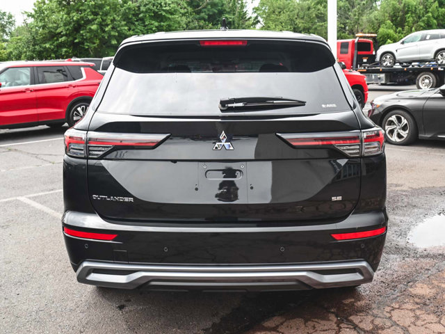 New 2025 Mitsubishi Outlander SE image 5
