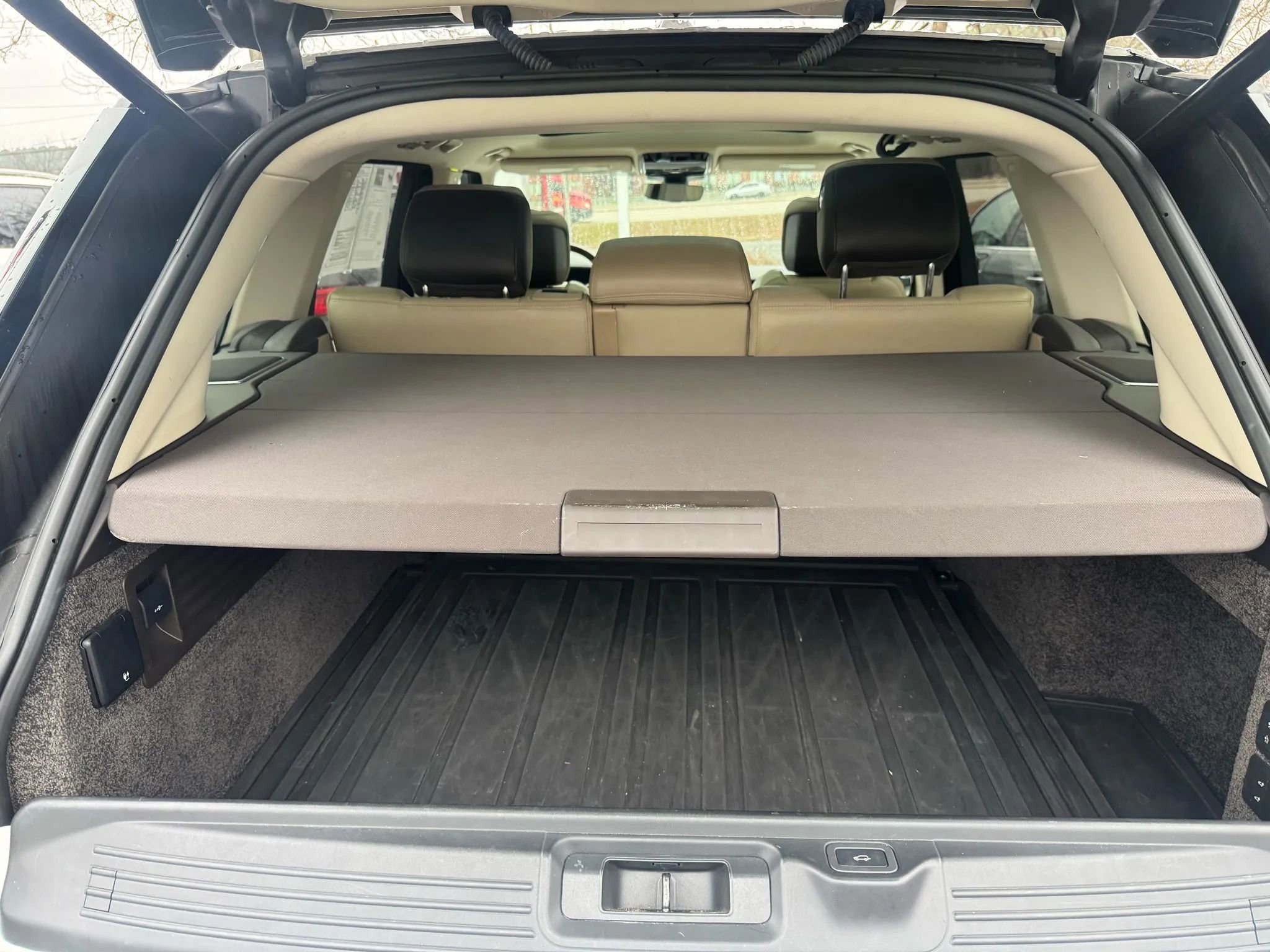 Used 2019 Land Rover Range Rover HSE image 18