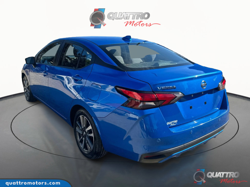 Used 2021 Nissan Versa SV image 3