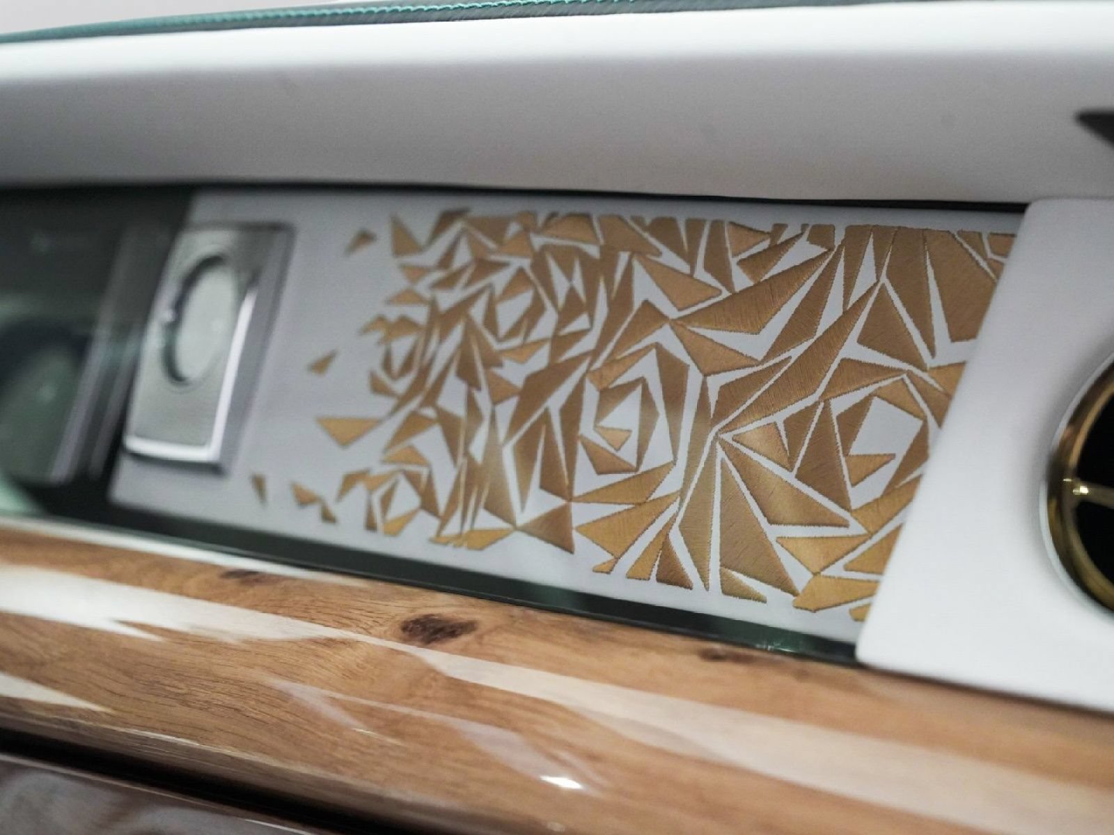 New 2026 Rolls-Royce Phantom Sedan RWD image 40