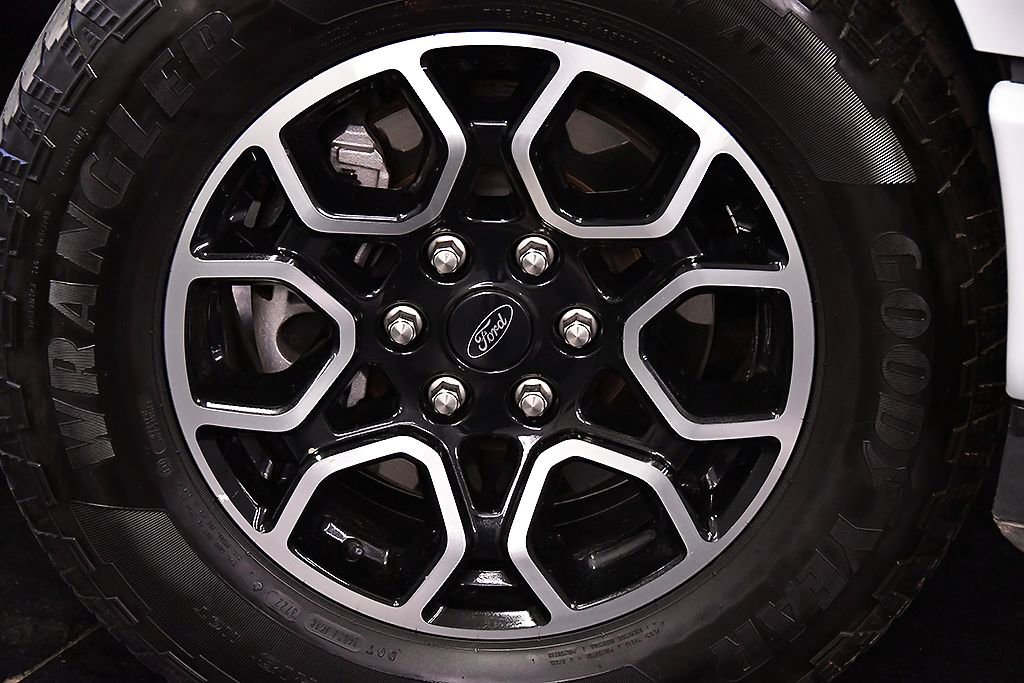 Used 2022 Ford F150 XLT w/ Equipment Group 302A High AWD/4WD image 9