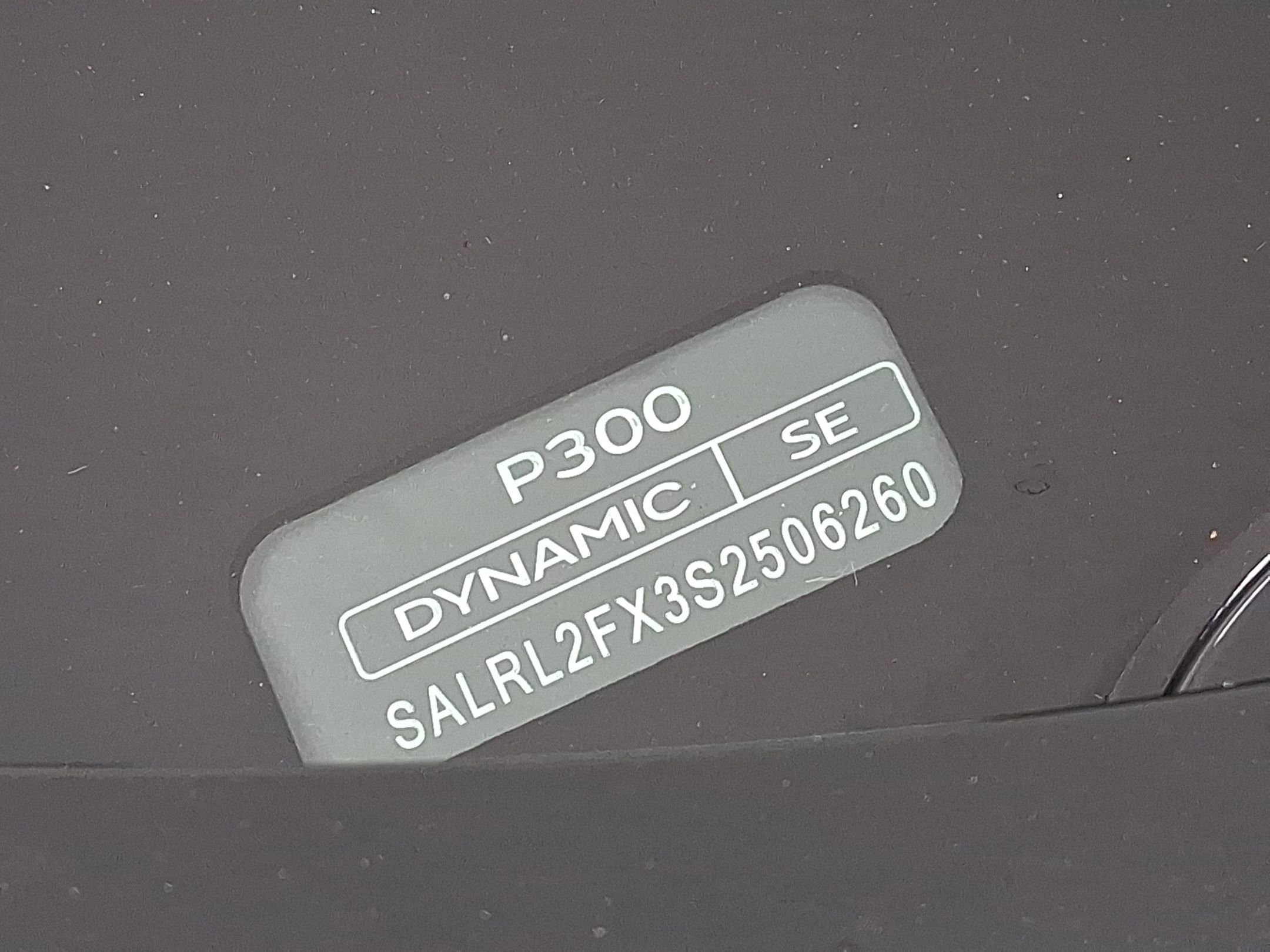 Used 2025 Land Rover Discovery Dynamic SE image 18