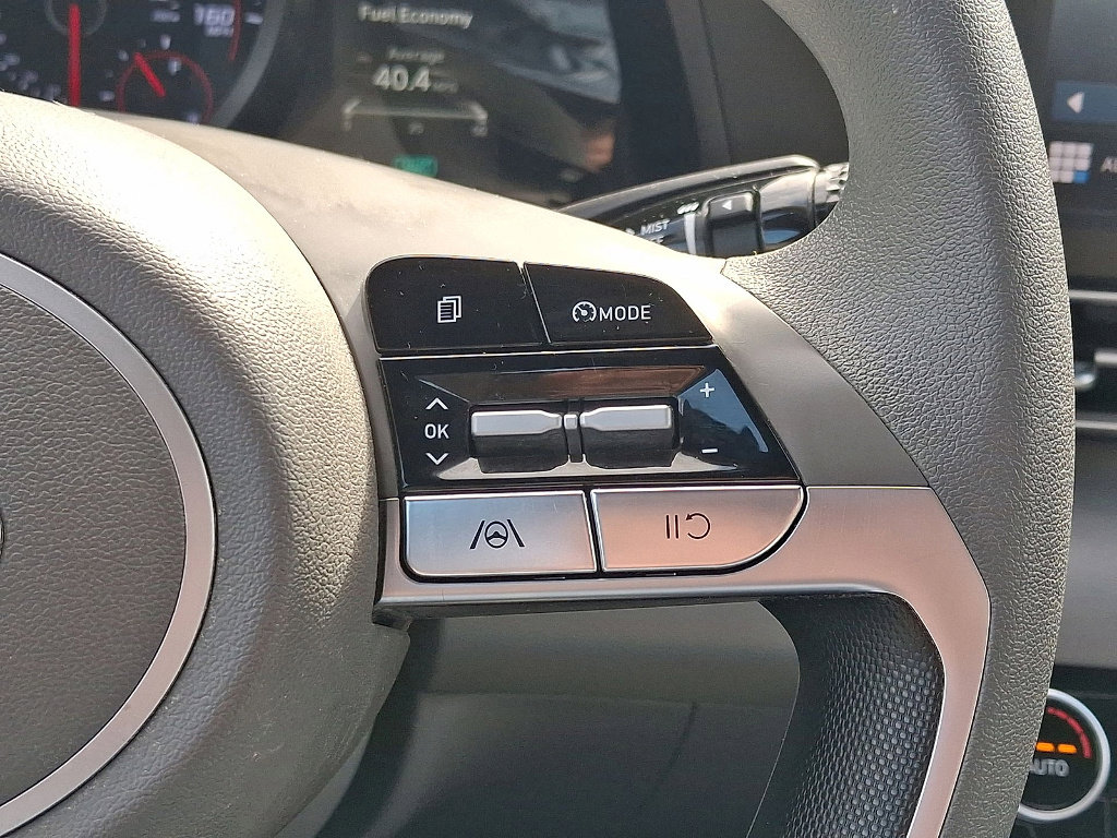 Certified 2023 Hyundai Elantra SEL image 18