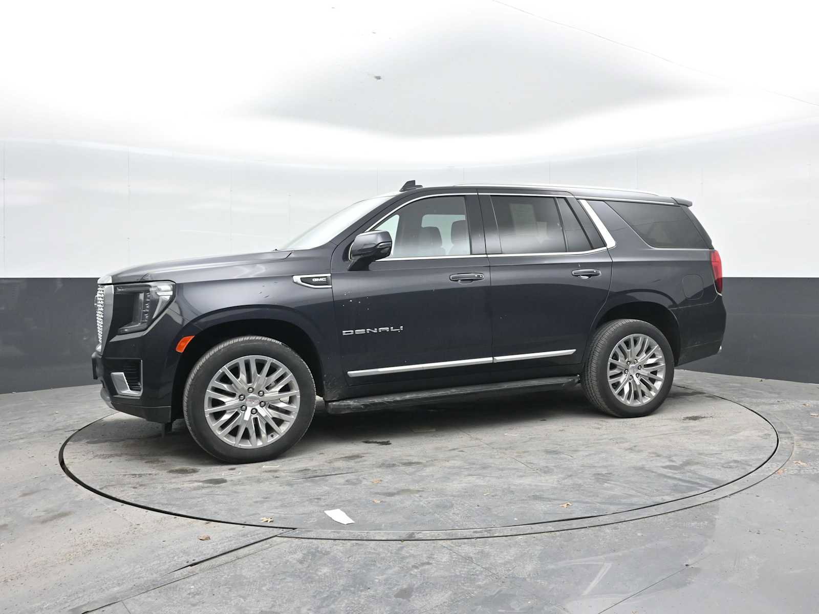 Used 2023 GMC Yukon Denali AWD/4WD image 3